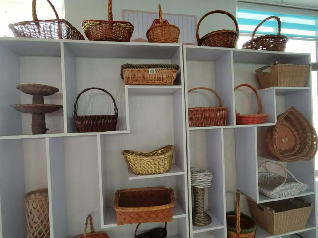 襄州区邓岗村举办“亲子手工 共筑传承梦”活动2_副本.png